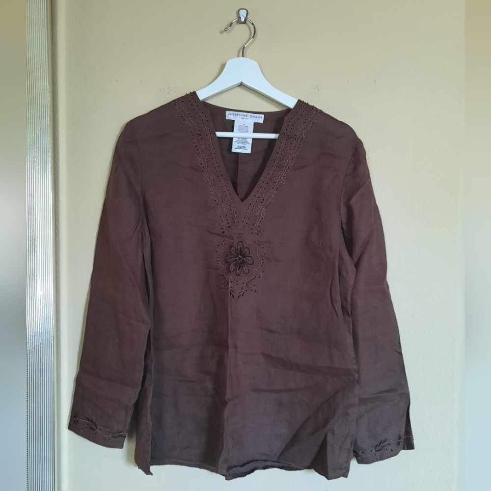 100% Linen Josephine Chaus Sport Chocolate Brown Embroidered V-Neck Top